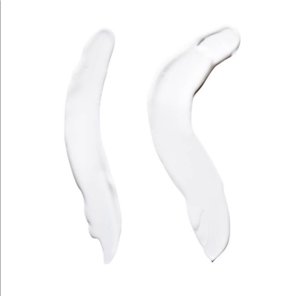 FIRST AID BEAUTY Ultra Repair Face Moisturizer - Picture 4 of 5